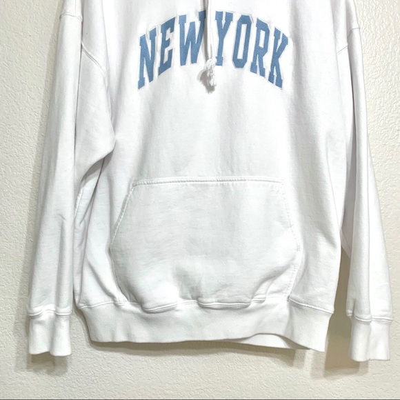 Brandy Melville White New York Christy Hoodie - Picture 5 of 16